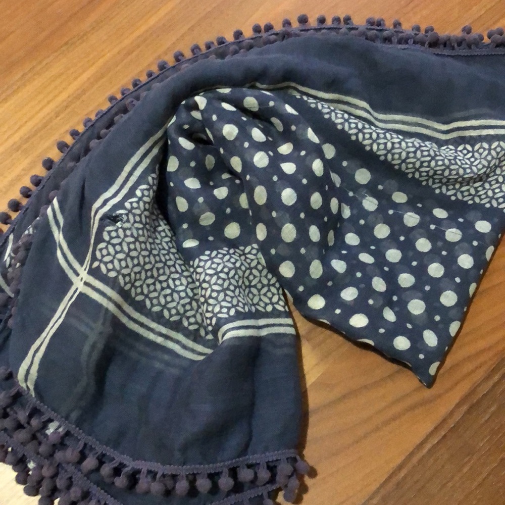 Club Monaco 🧣 scarf.